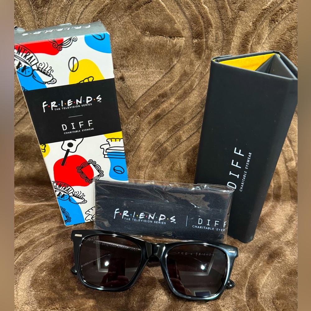 Diff Sunglasses Friends Collab “Ross Pivot” glasses. NIB  box, case, dust cloth